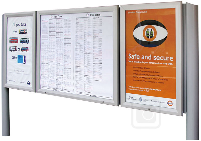 Bulletin Board Lockable. Aluminum display for outdoors. An enclosed magnetic board and whiteboard. Subway application.
