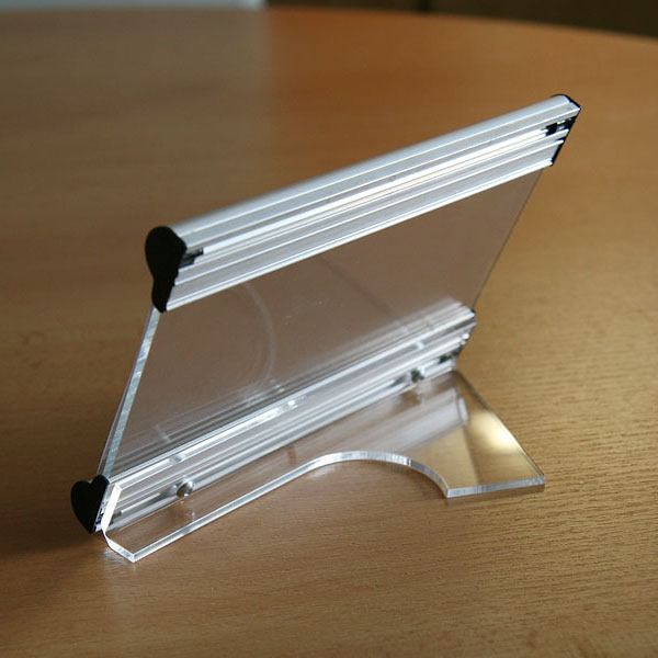 Picture Frame with aluminum Snap Frame mechanism. Table top. Picture size 6x4. Back view.