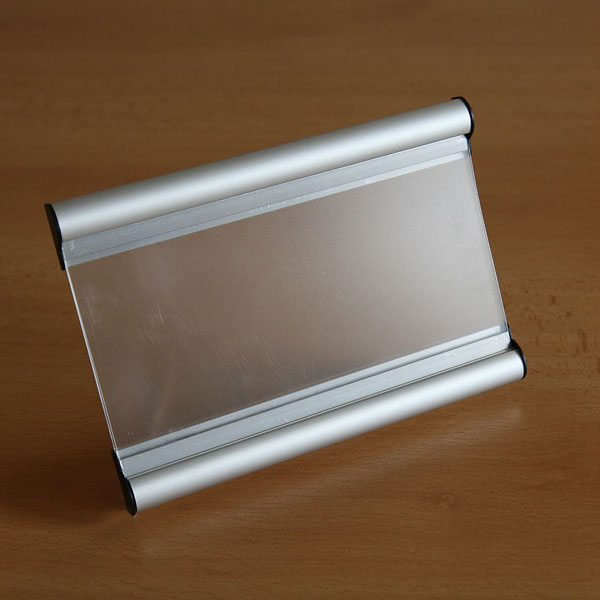 Picture Frame with aluminum Snap Frame mechanism. Table top. Picture size 6x4. Front view.